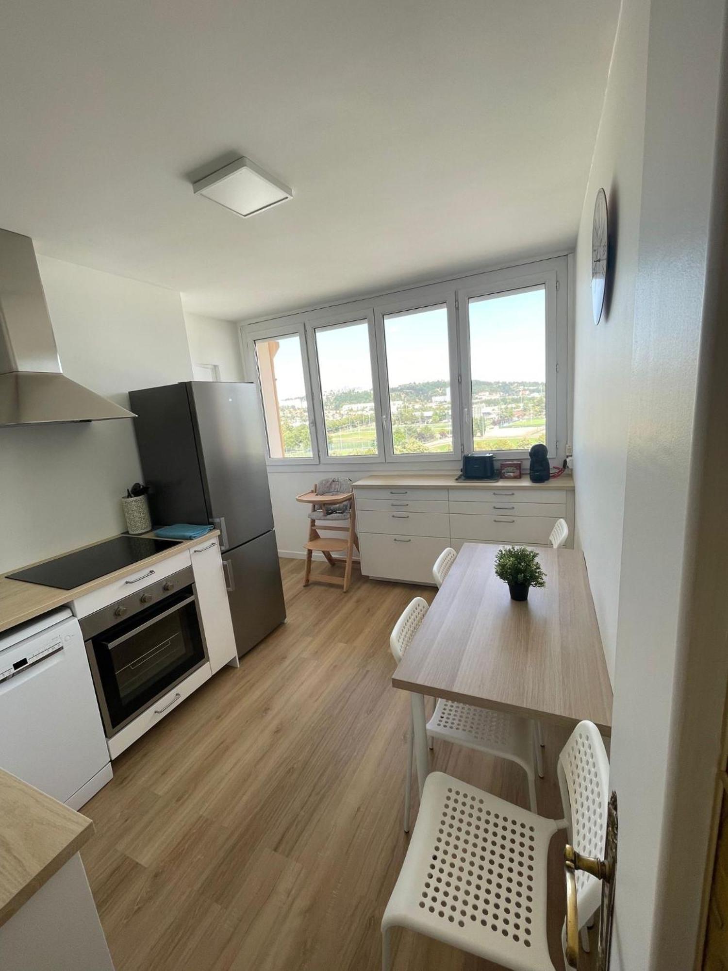 Bergson Top - Appart 80M2, 2 Grandes Chambres, Entierement Renovee Et Equipee, Lumineux, Wifi, Balcon, Calme, Vue Imprenable Saint-Etienne  Exterior foto